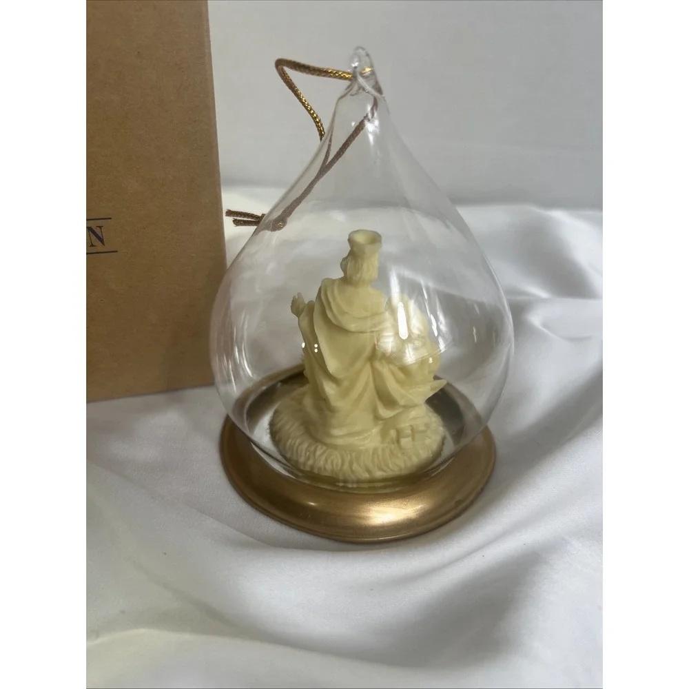 Vinatge Avon 1996 Classic Nativity Glass Ornament Christmas New Holy Family‎